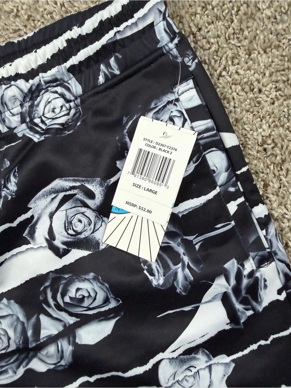 Fresh Prints of Bel Air Black White Rose Print Shorts Mens Large NWT